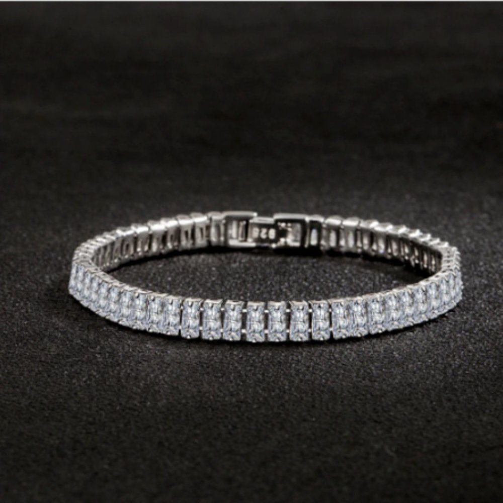 NWOT .925 Sterling Silver Sapphire Bracelet 7.25"
